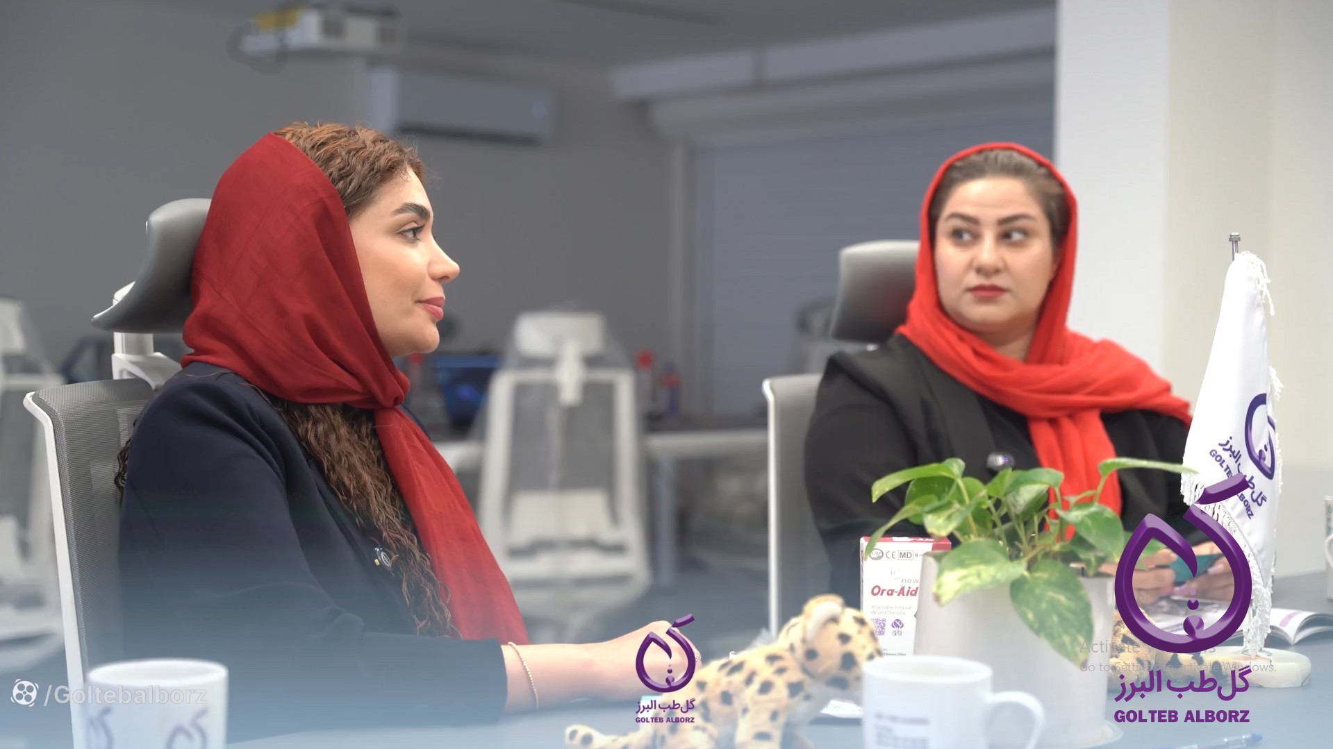 ویدئو معرفی چسب های داخل دهانی Ora-Aid (اوراید)؛ بررسی مزایا و ویژگی های آن